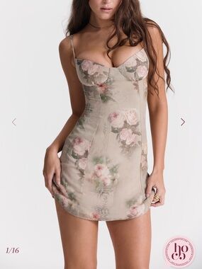 House of CB London CHRISTIANA •
Vintage Floral Mini Dress - XS PLUS CUP DD+